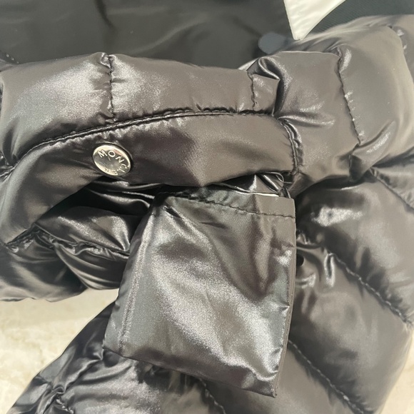 MONCLER Reversible Puffer {4T} Toddler Black & Red White Blue - Picture 11 of 16